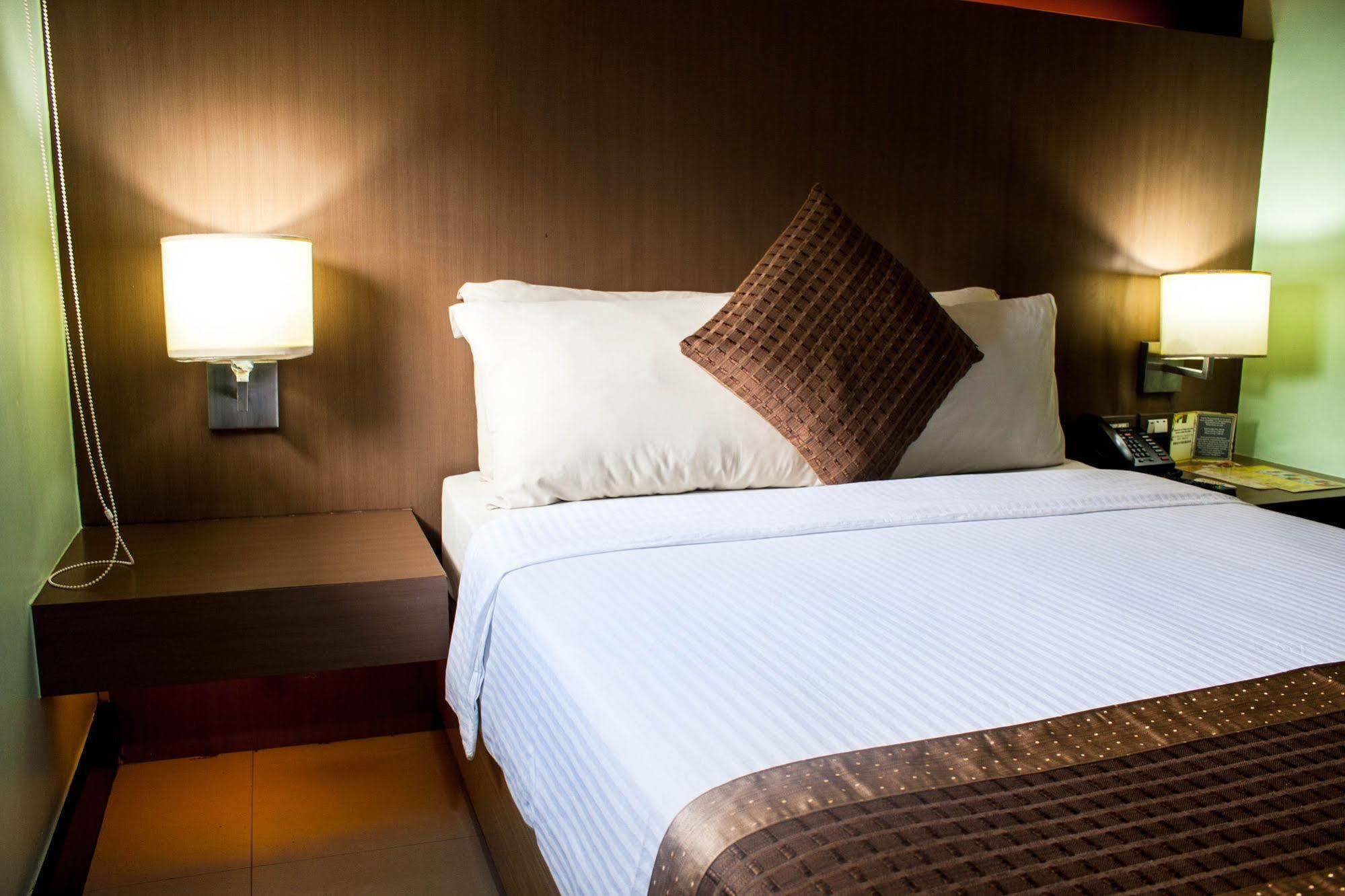 Manila Grand Opera Hotel Екстер'єр фото